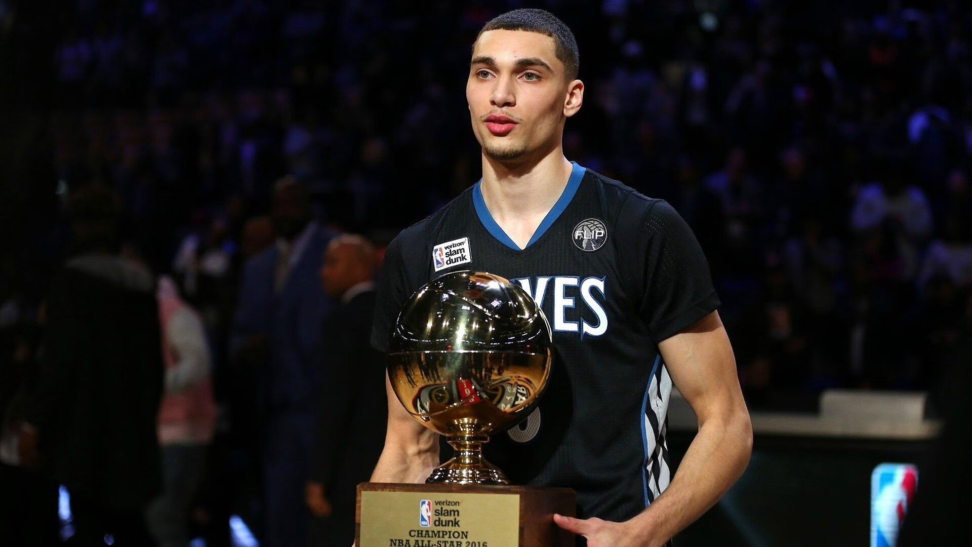 半场比分：56-54，北京队微弱领先，悬念升温！，北京单场比分360