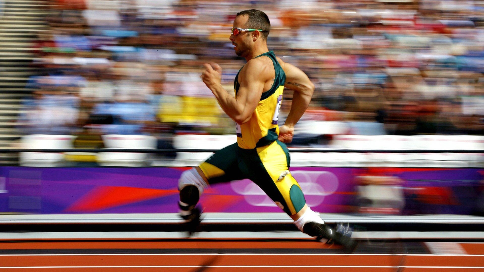 雪地踢球也这么猛？墨西哥队把巴西队踢“滑倒”了，巴西墨西哥比赛